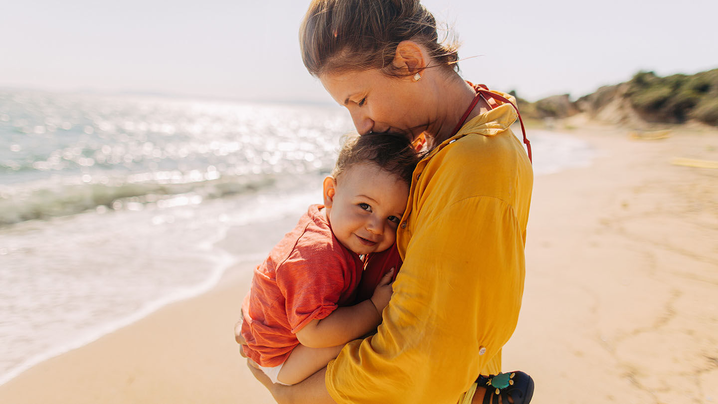 Vacaciones en la playa con recién nacidos: consejos para unas vacaciones seguras.